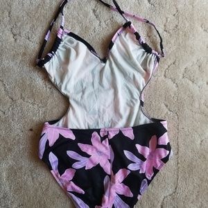 Swim - Really cute vintage 1 piece w/ shorts! Swim - Really cute vintage 1 piece w/ shorts!